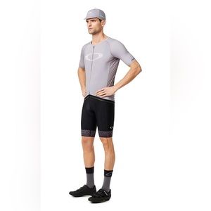 NEW! Oakley Mens Cycling FlexFit Hat, Cool Gray, S/M